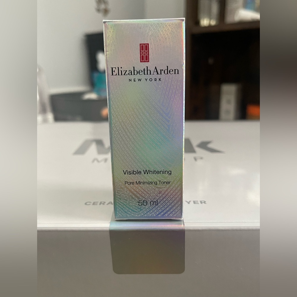 Elizabeth Arden Visible Whitening Pore Minimizing Toner